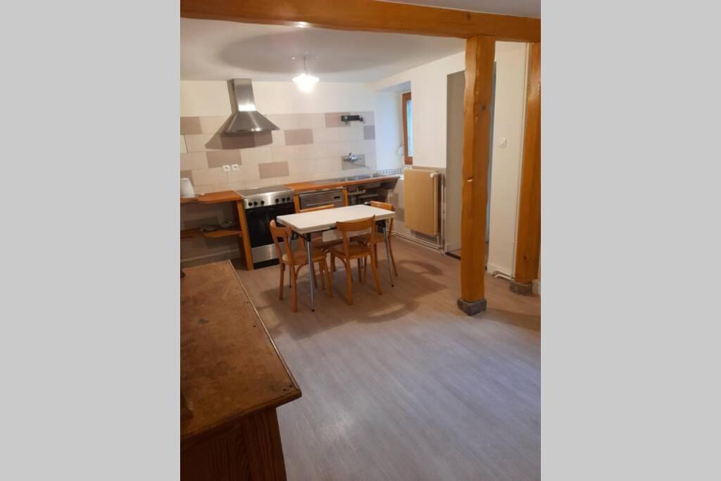 Charmant Petit Appartement Avec Bel Exterieur. Saint-Amarin Luaran gambar