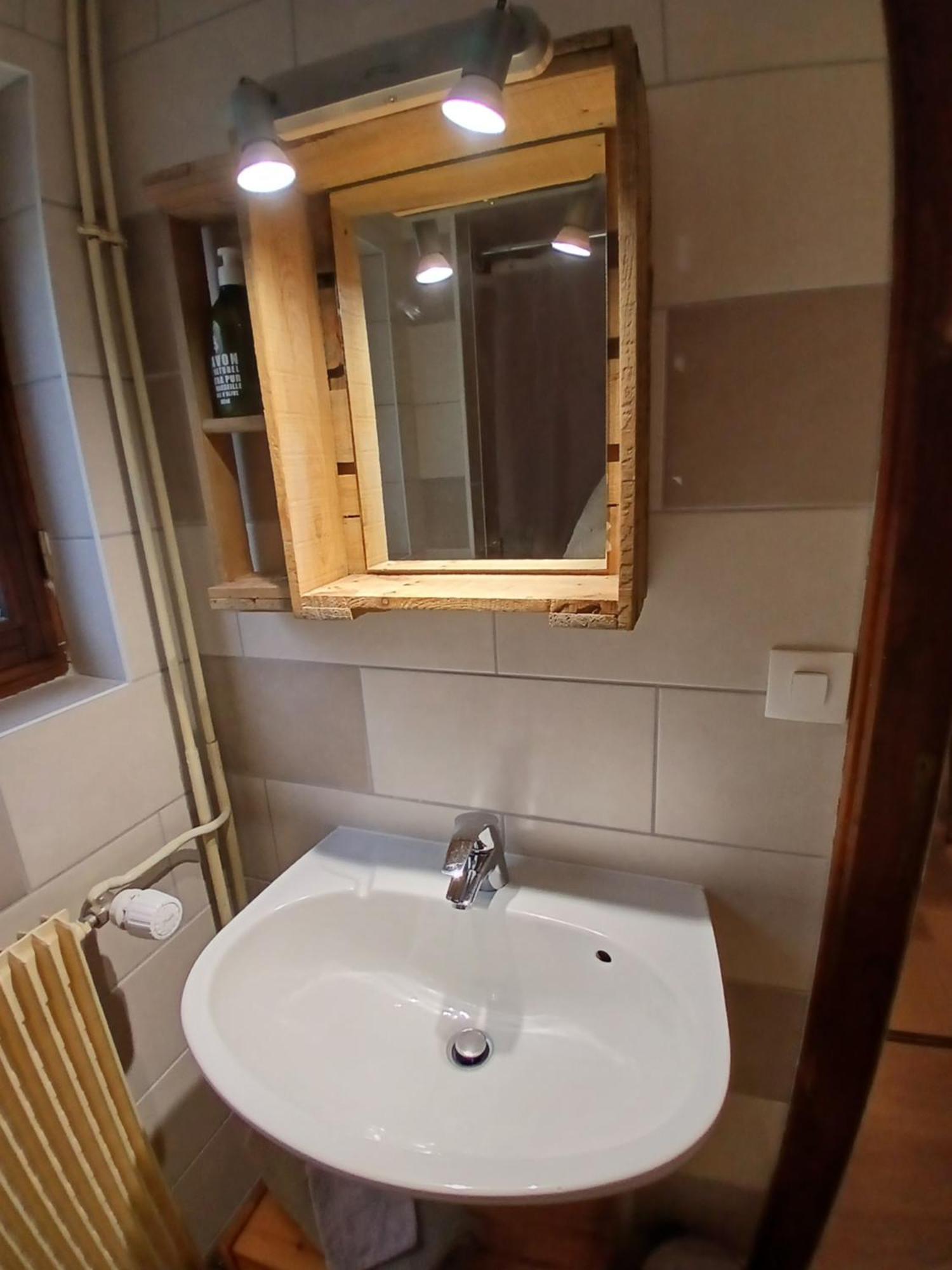 Charmant Petit Appartement Avec Bel Exterieur. Saint-Amarin Bilik gambar